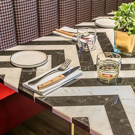 Hyatt Centric 4* 밀라노