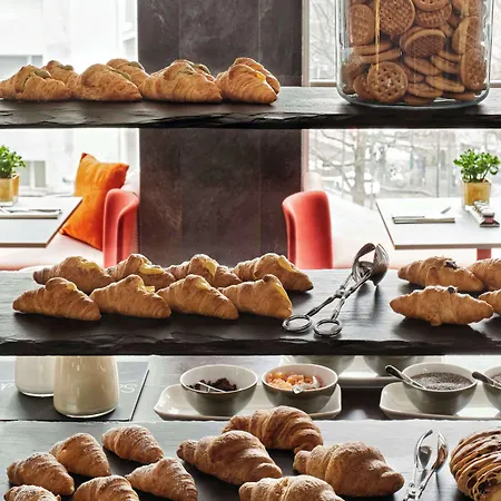 Hyatt Centric 호텔